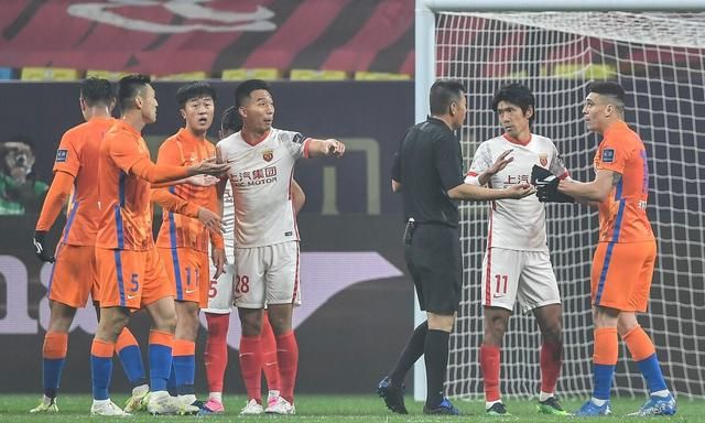 山东泰山想卫冕难了,广州队低薪难留人,上港成接盘侠露冠军相休闲区蓝鸢梦想 - Www.slyday.coM 山东泰山想卫冕难了,广州队低薪难留人,上港成接盘侠露冠军相休闲区蓝鸢梦想 - Www.slyday.coM