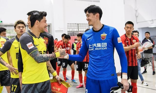 山东泰山想卫冕难了,广州队低薪难留人,上港成接盘侠露冠军相休闲区蓝鸢梦想 - Www.slyday.coM 山东泰山想卫冕难了,广州队低薪难留人,上港成接盘侠露冠军相休闲区蓝鸢梦想 - Www.slyday.coM