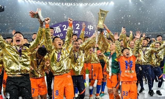 山东泰山想卫冕难了,广州队低薪难留人,上港成接盘侠露冠军相休闲区蓝鸢梦想 - Www.slyday.coM 山东泰山想卫冕难了,广州队低薪难留人,上港成接盘侠露冠军相休闲区蓝鸢梦想 - Www.slyday.coM