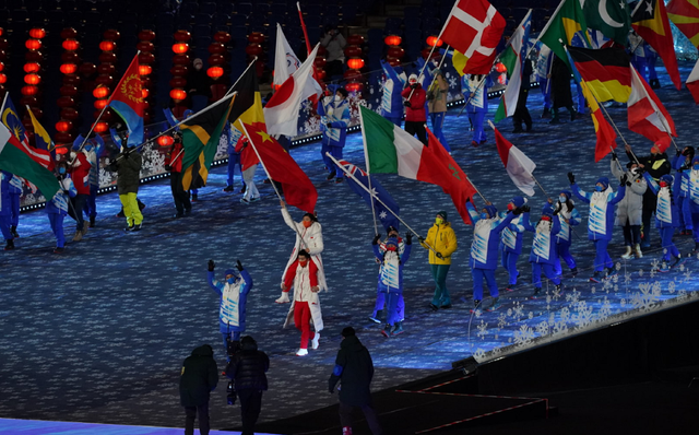 “我们的国旗是举得最高的！”休闲区蓝鸢梦想 - Www.slyday.coM