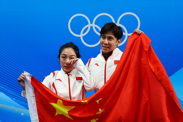 大捷报！中国队升至金牌榜前三甲，隋文静/韩聪刷新世界纪录夺冠休闲区蓝鸢梦想 - Www.slyday.coM