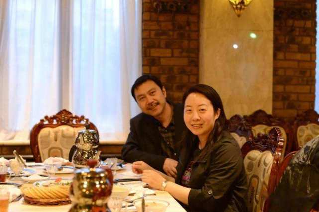 年长她八岁的谢思明击败,凭借总积分被批准获得"象棋大师"称号