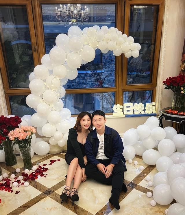 曾吐槽奶水多被指博眼球,丈夫是奥运五冠王|周捷|奶水|邹凯_新浪新闻