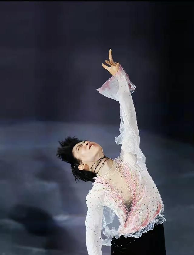 羽生结弦今天用中文喊“谢谢”！柚子不用喇叭致谢，只用嗓子去喊休闲区蓝鸢梦想 - Www.slyday.coM