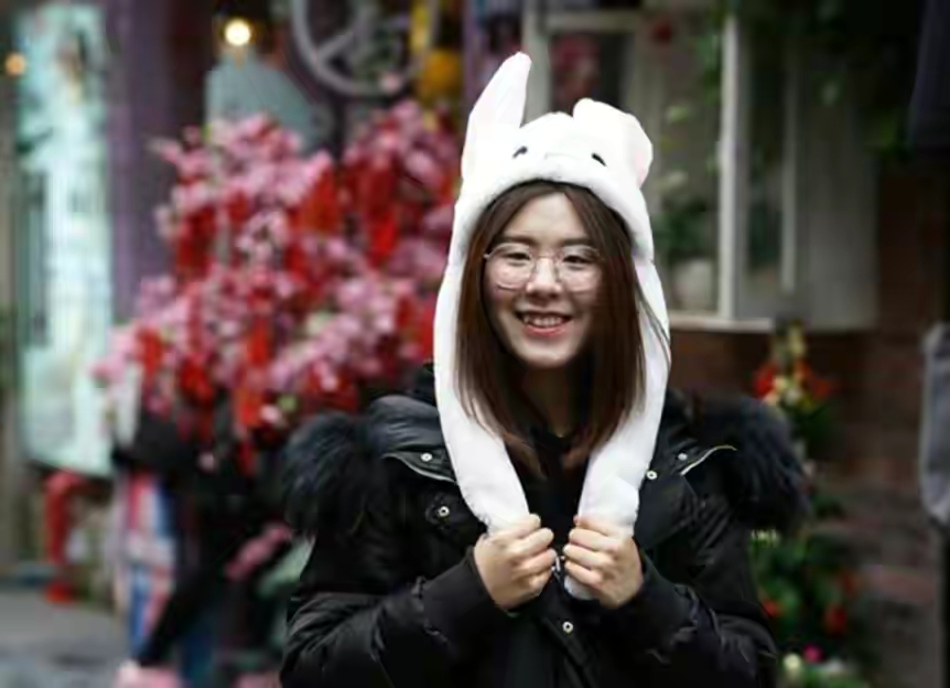 锦鲤女孩信小呆被支付宝一亿砸中辞职环游世界今却生活堪忧