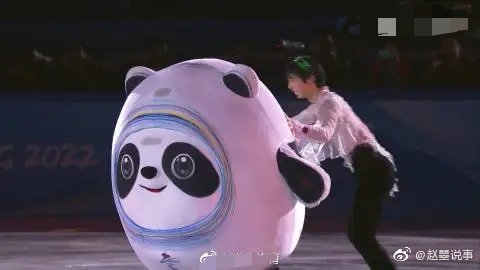 今天是北京冬奥会的最后一天，冬奥会花样滑冰表演滑的比赛进行……休闲区蓝鸢梦想 - Www.slyday.coM