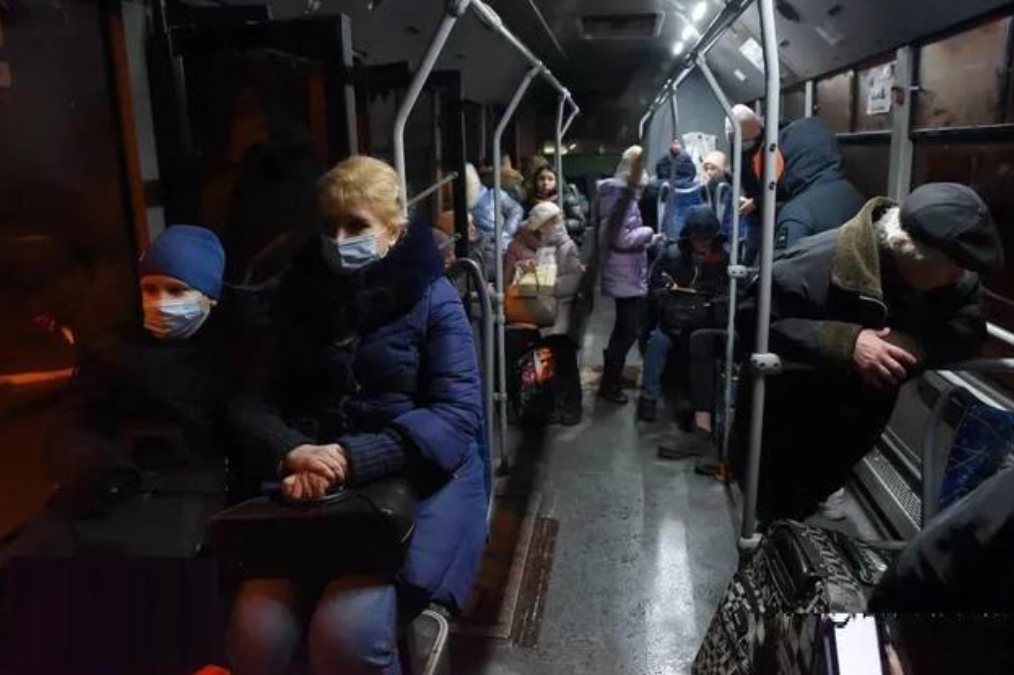 普京已经下令,接收顿巴斯地区进入俄罗斯境内的难民休闲区蓝鸢梦想 - Www.slyday.coM 普京已经下令,接收顿巴斯地区进入俄罗斯境内的难民休闲区蓝鸢梦想 - Www.slyday.coM