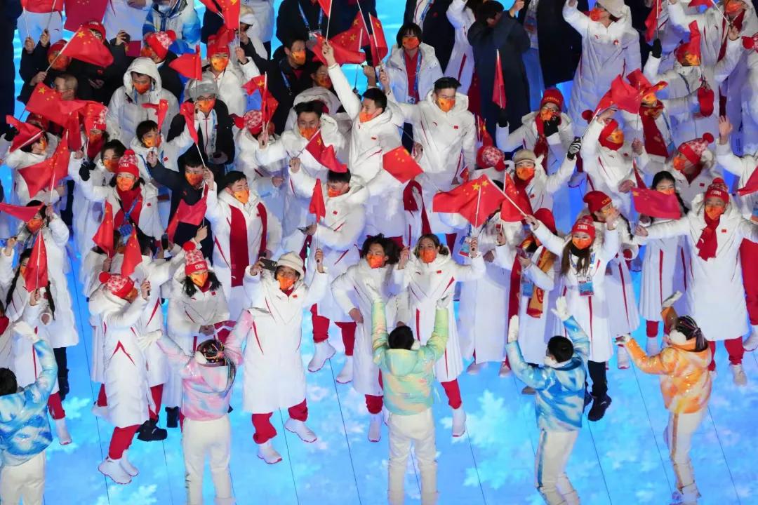 五星红旗，是举得最高的！休闲区蓝鸢梦想 - Www.slyday.coM