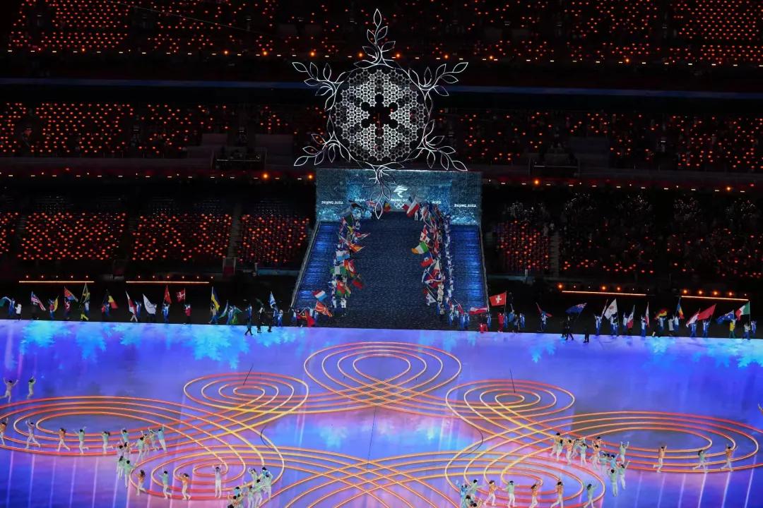 五星红旗，是举得最高的！休闲区蓝鸢梦想 - Www.slyday.coM