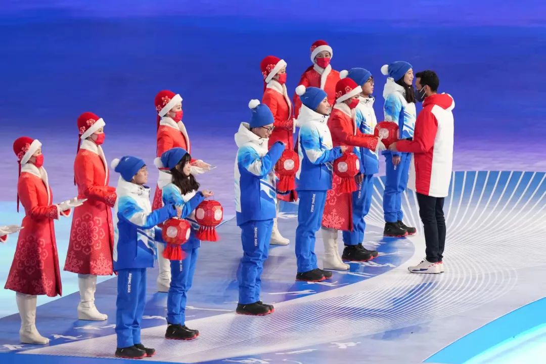 天下一家，一起向未来！快来收藏北京冬奥闭幕式的精彩瞬间→休闲区蓝鸢梦想 - Www.slyday.coM