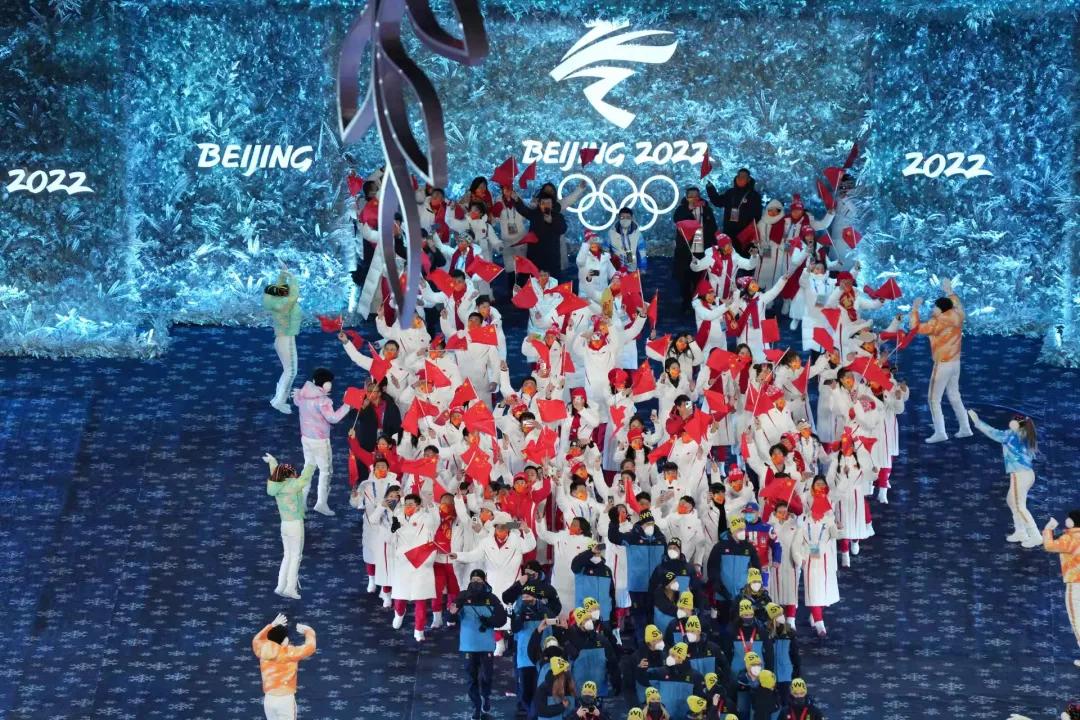 五星红旗，是举得最高的！休闲区蓝鸢梦想 - Www.slyday.coM