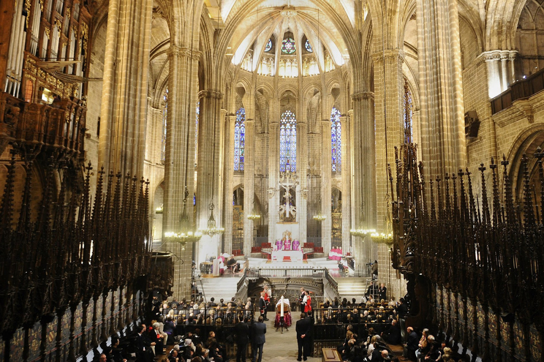 2010年4月22日,萨马兰奇的葬礼在巴塞罗那大教堂举行.