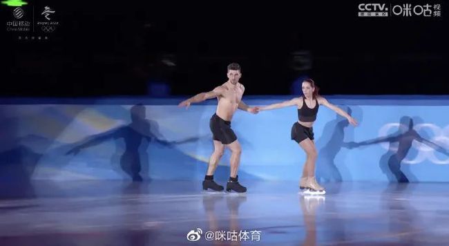 花滑表演滑太美了！冰墩墩登台亮相！休闲区蓝鸢梦想 - Www.slyday.coM