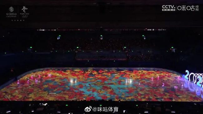 花滑表演滑太美了！冰墩墩登台亮相！休闲区蓝鸢梦想 - Www.slyday.coM