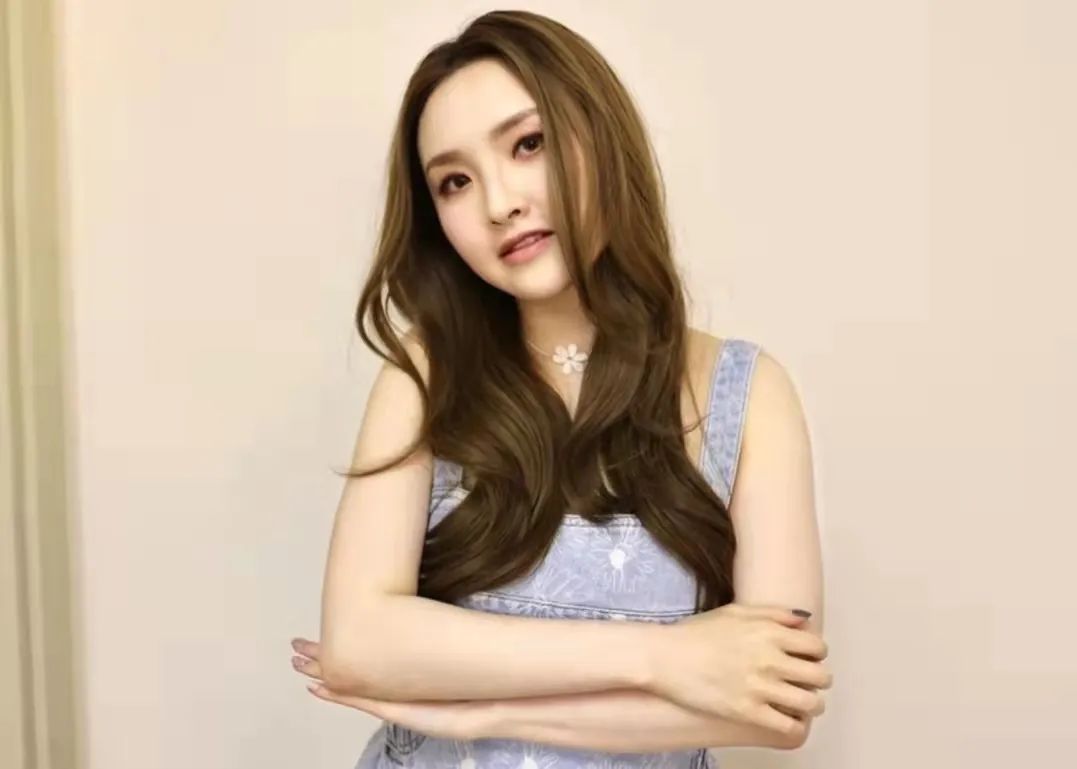 引发小三风波！TVB女歌手曝疑似确诊，受感染被指与男方同居有关休闲区蓝鸢梦想 - Www.slyday.coM