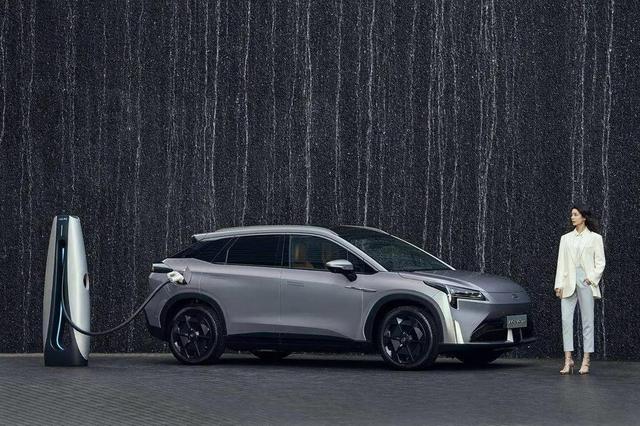 新能源车续航里程排行_国产纯电动汽车续航里程排行榜前十名!其中三款续航突破1000公里