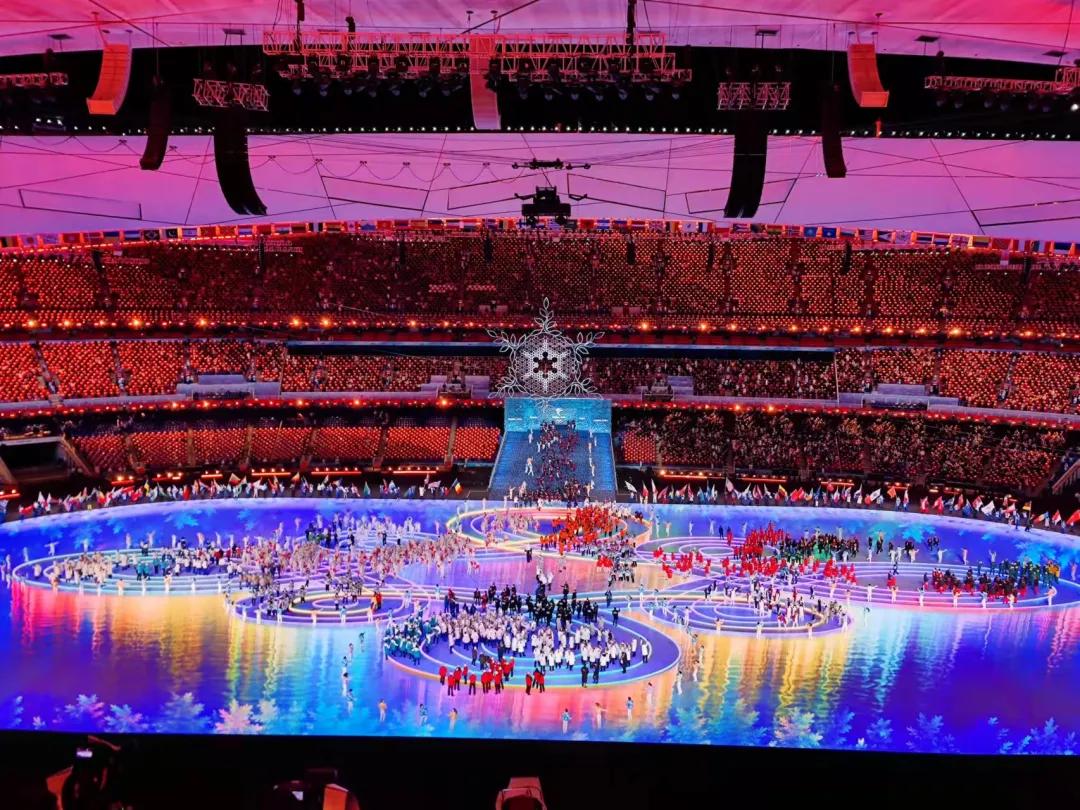 五星红旗，是举得最高的！休闲区蓝鸢梦想 - Www.slyday.coM