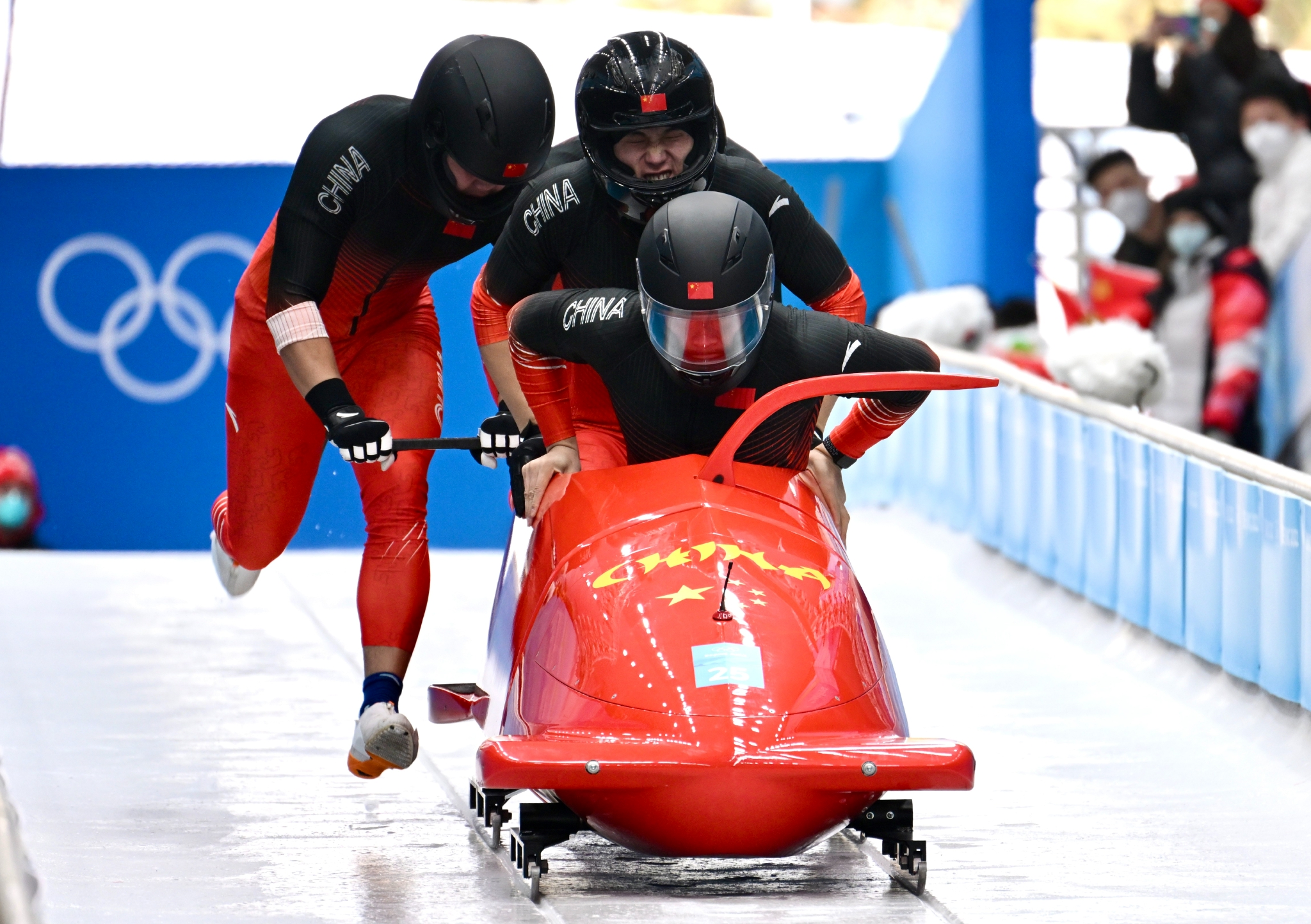 男子四人雪车完赛,中国两队选手满意自己成绩|雪车|中国_新浪新闻