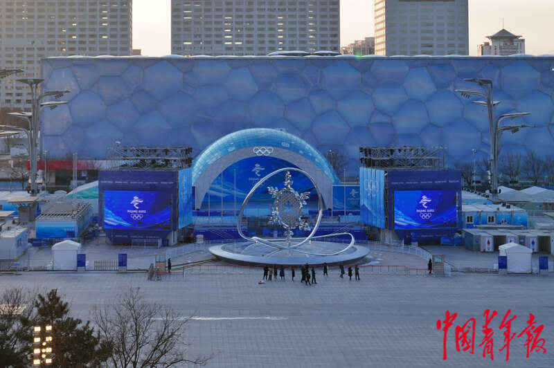 北京冬奥会闭幕式进入倒计时 观众陆续进场落座休闲区蓝鸢梦想 - Www.slyday.coM
