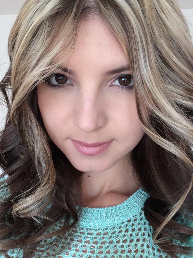 塞尔维亚女生过往视频被泄露,遭学校开除,却自认为因