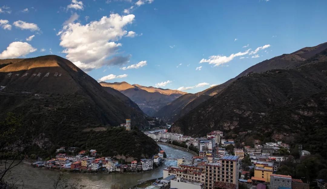 拉姆：新婚就被家暴，2次申请离婚，被前夫烧毁前她经历了什么？休闲区蓝鸢梦想 - Www.slyday.coM