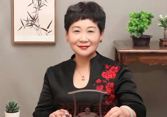 强匠荟紫砂壶名家董亚芳持重稳笃秉承初心永攀紫砂艺术新高峰