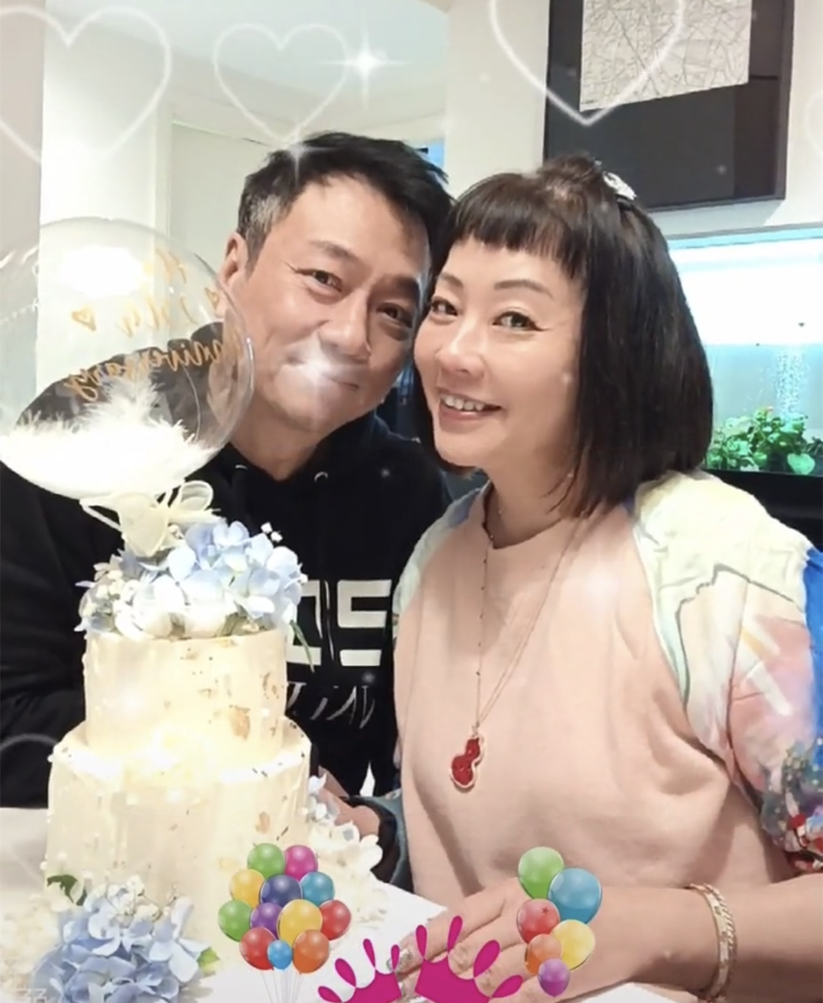 黎耀祥与妻子庆结婚25年,夫妻携手切蛋糕,获甜蜜表白:感恩有你__财经