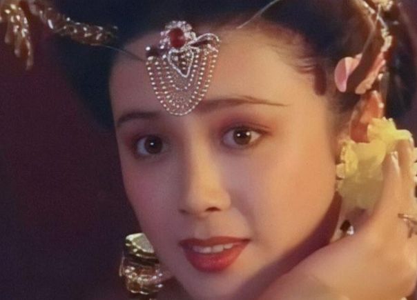 傅艺伟将妲己演活了,之后她又接到了《唐太宗李世民》的邀约,出演公主