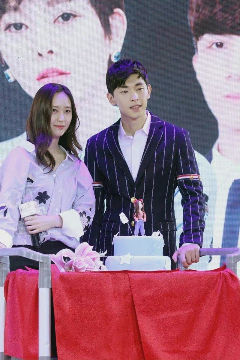 邓伦郑秀晶同框旧照我直呼好pay啊男帅女美