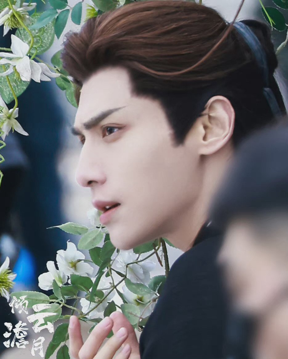 罗云熙长月烬明怼脸饭拍咱就是说建模脸是真的00