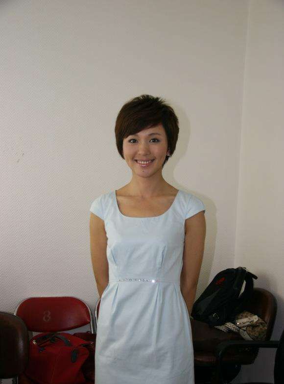 《新闻联播》欧阳夏丹:父亲早逝,她托起母亲的晚年,婚恋成难题休闲区蓝鸢梦想 - Www.slyday.coM 《新闻联播》欧阳夏丹:父亲早逝,她托起母亲的晚年,婚恋成难题休闲区蓝鸢梦想 - Www.slyday.coM