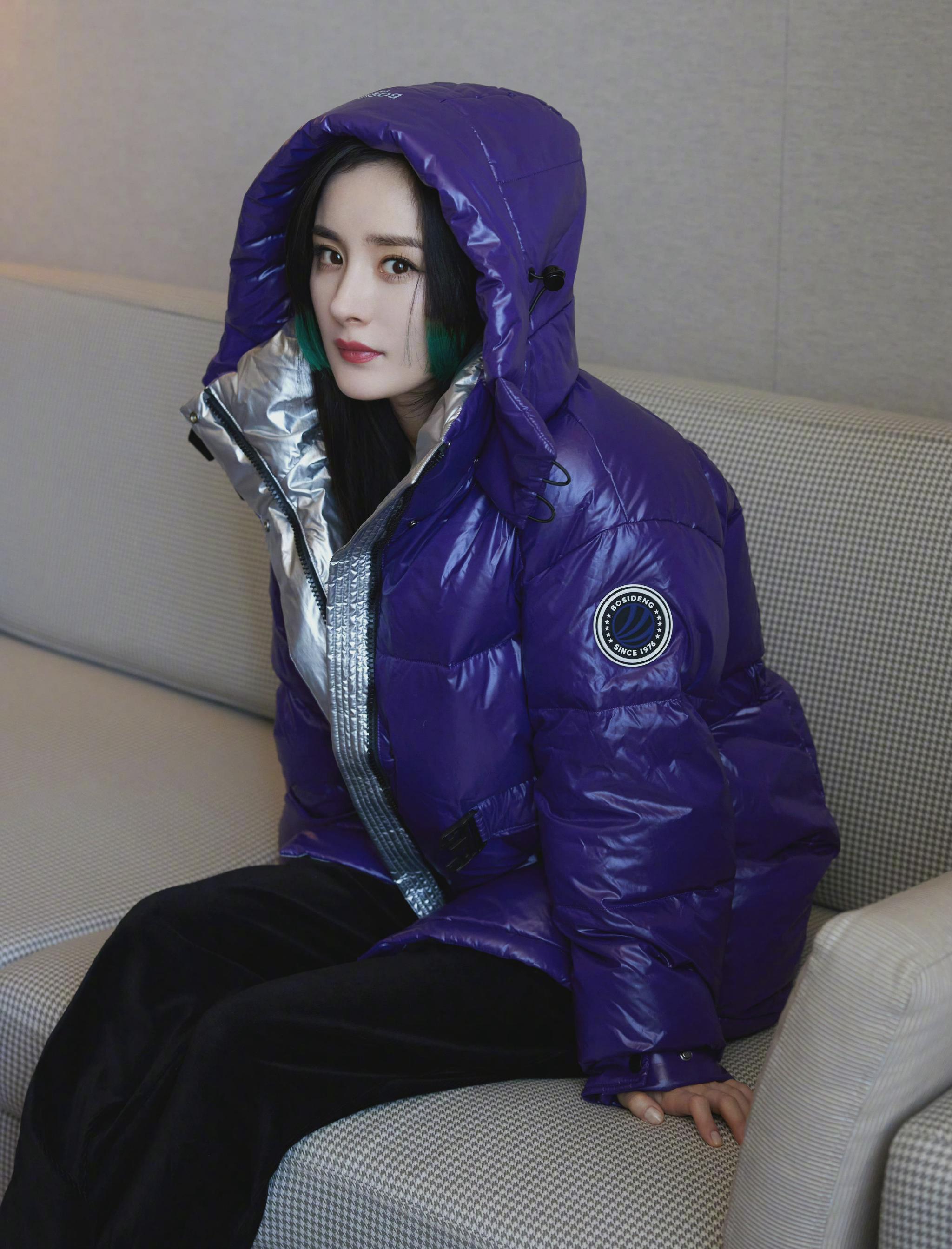 你永远可以相信杨幂的穿搭冬季羽绒服到春季开衫裤装