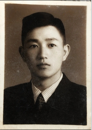 老照片:爸爸的黑白证件照,原来他也曾是气质帅哥__财经头条