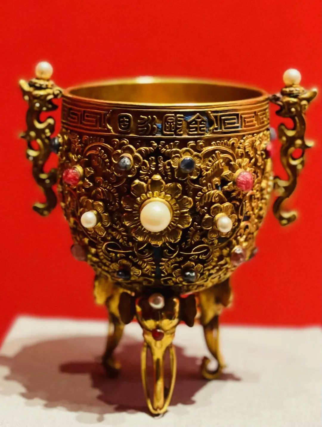 余件文物精彩亮相全国30家博物馆精选出来的正在故宫博物院文华殿举行