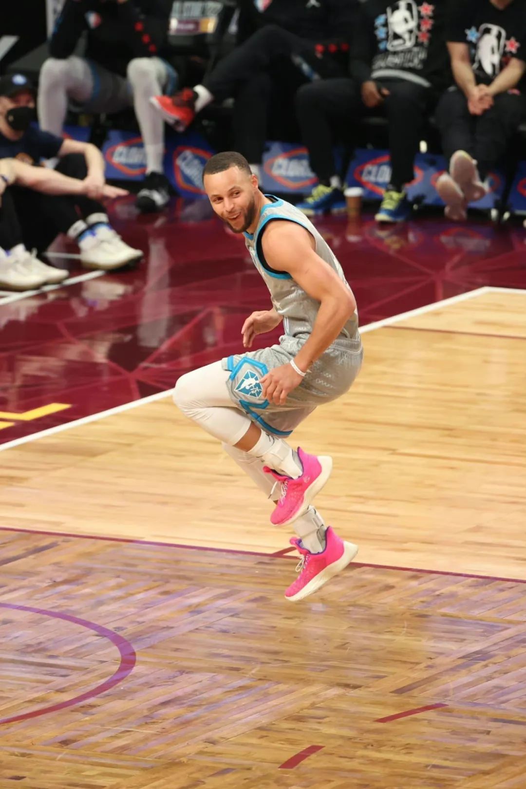 16记三分50分全明星mvp也该轮到库里了