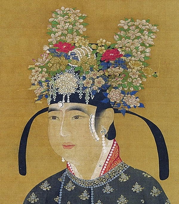 宋仁宗皇后像中戴一年景花冠的宫女