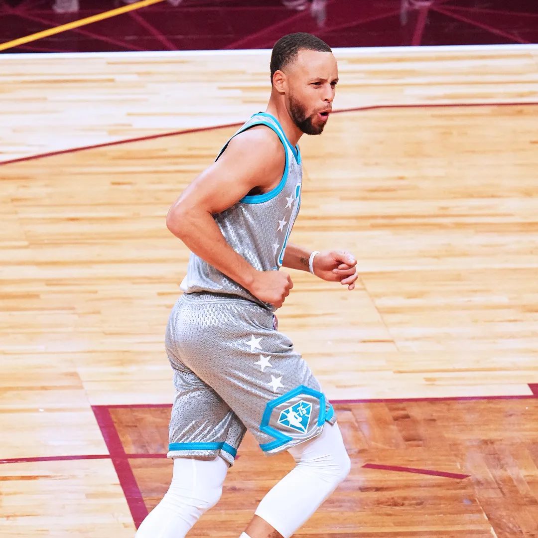 16记三分50分全明星mvp也该轮到库里了