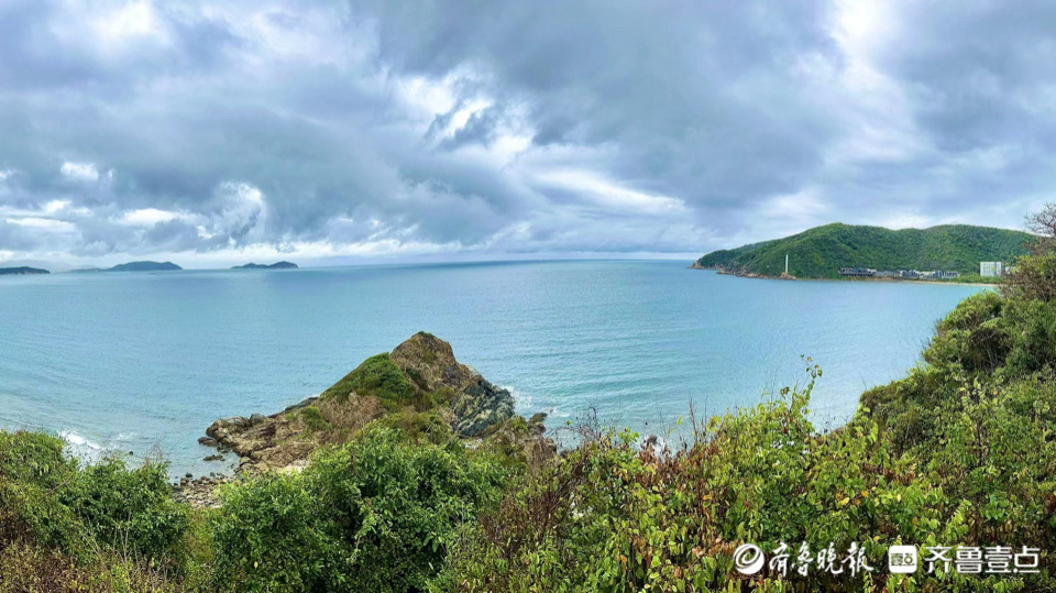三亚太阳湾依山傍海风景如画