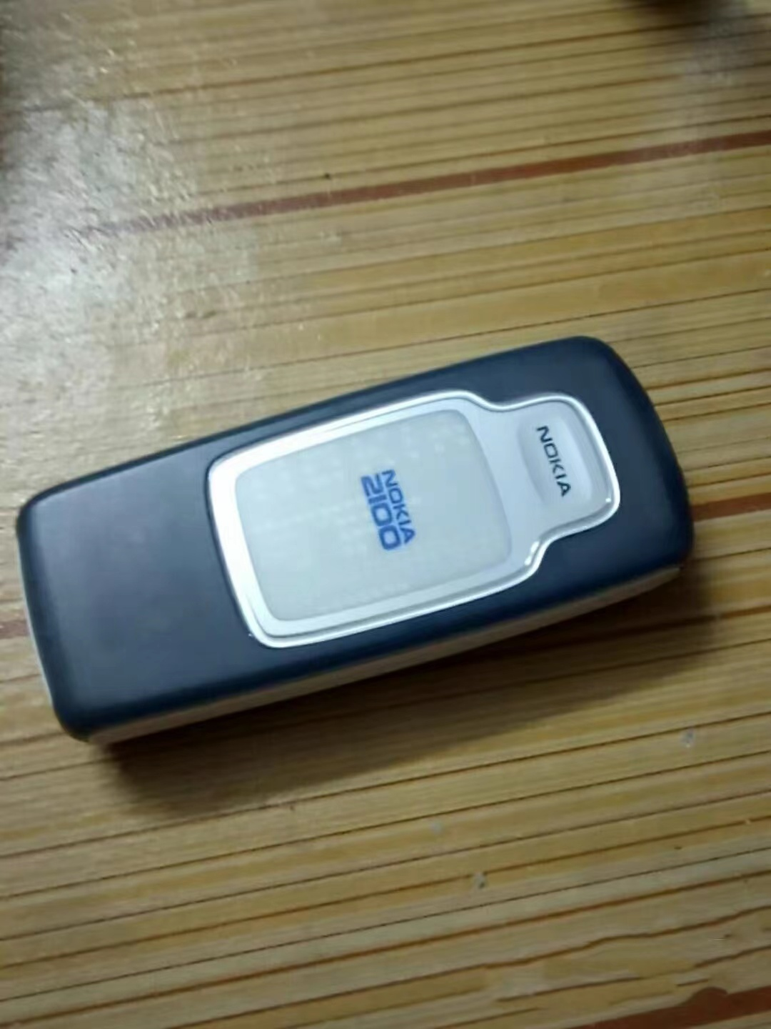 2003年卖800元的诺基亚2100如今还值700