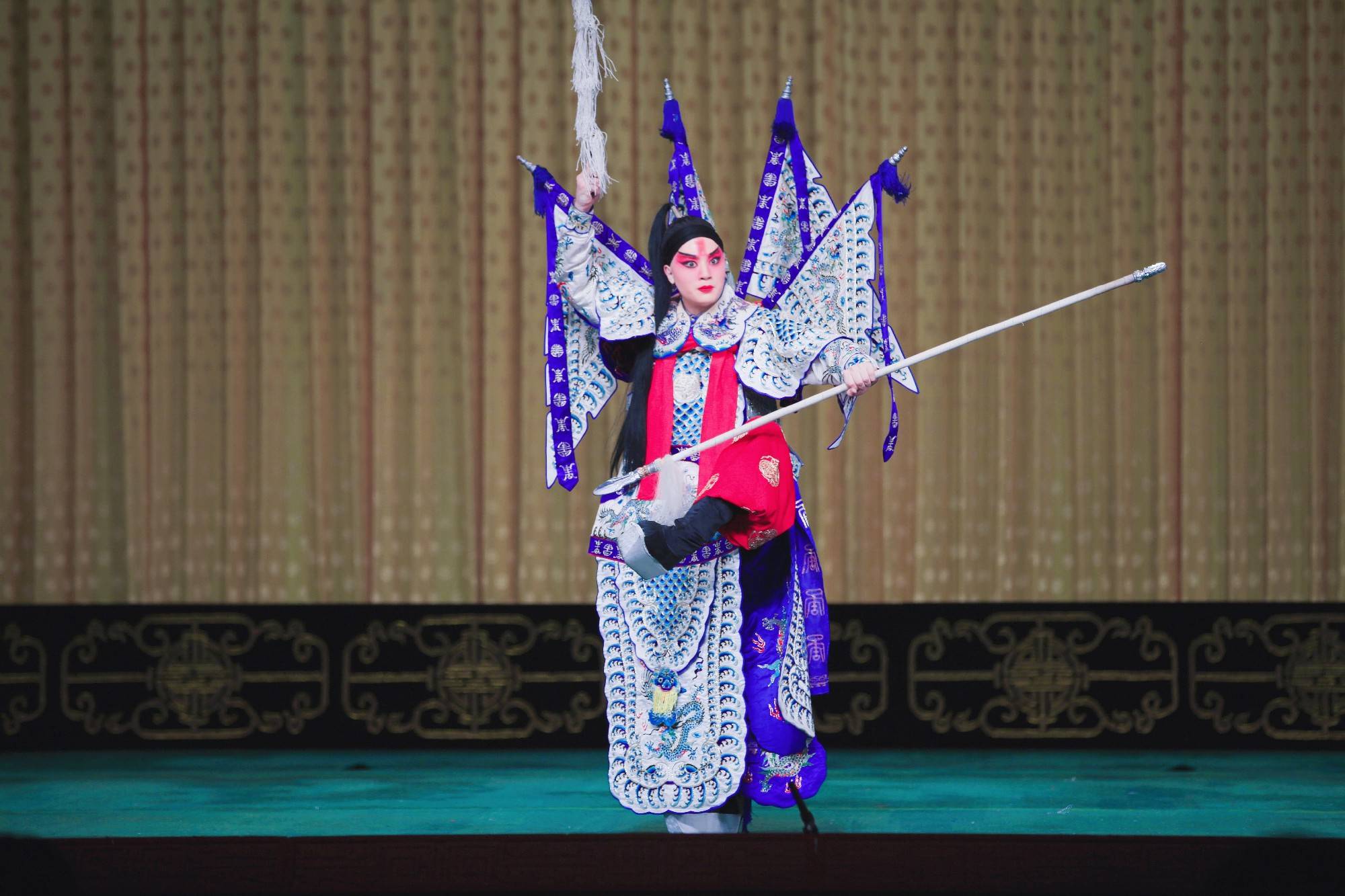 青年京剧武生演员于泳丧巴丘助力冬奥火爆京城