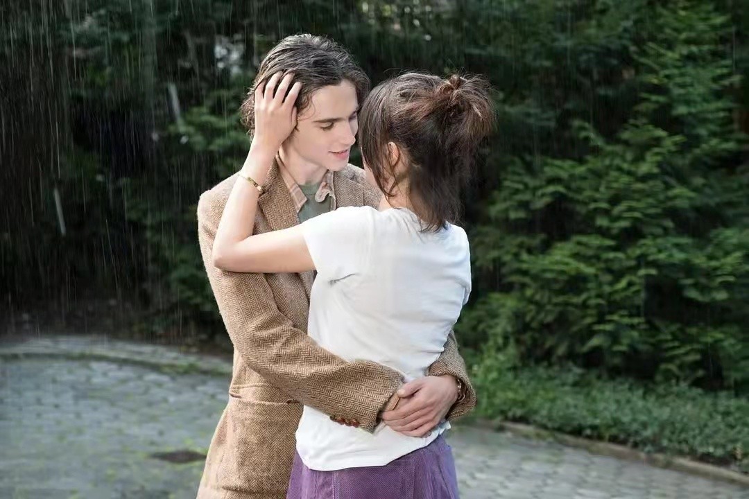 偷偷接吻游戏下载