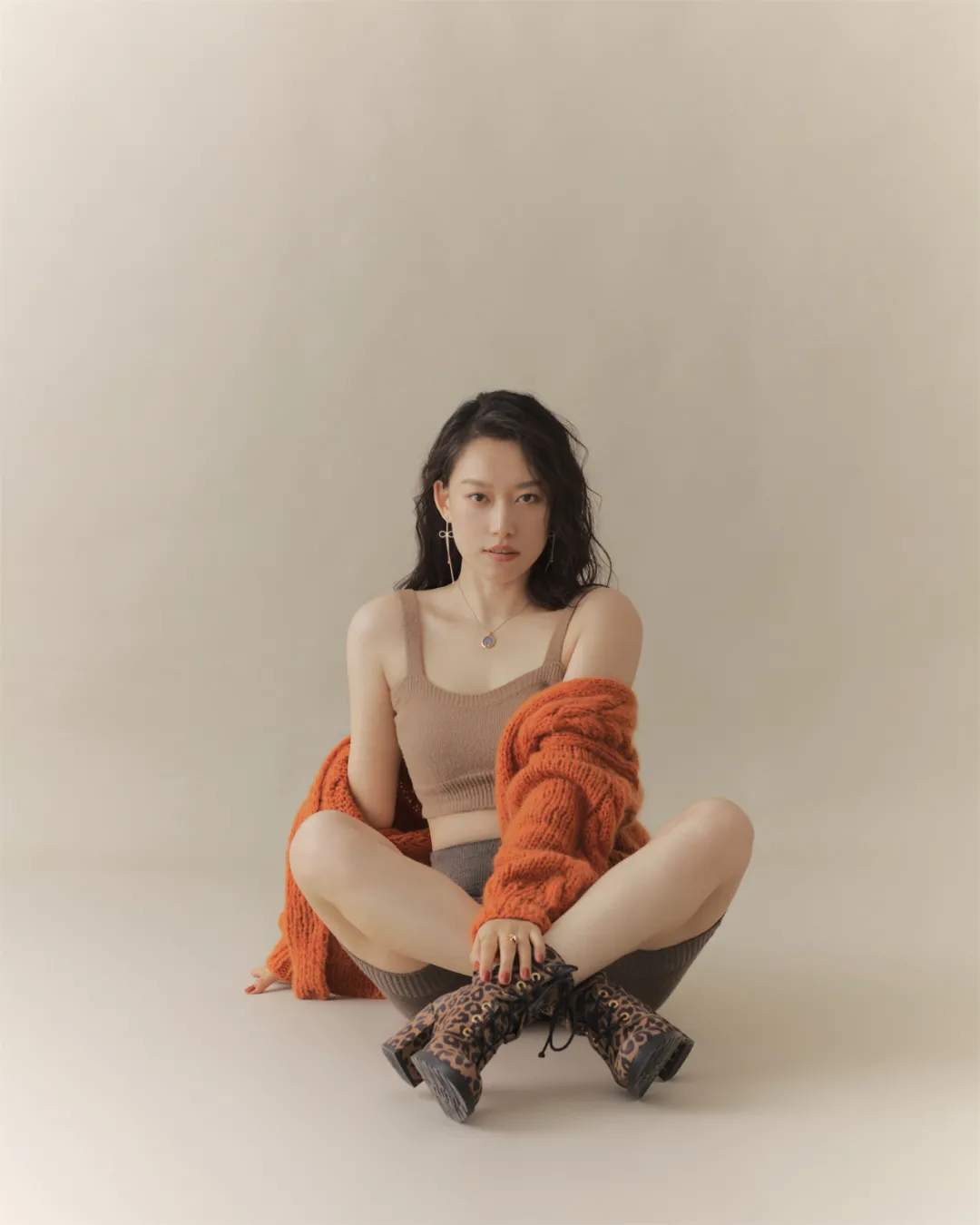 高晶的新歌《爱》,是高晶第一次尝试自己独立创作