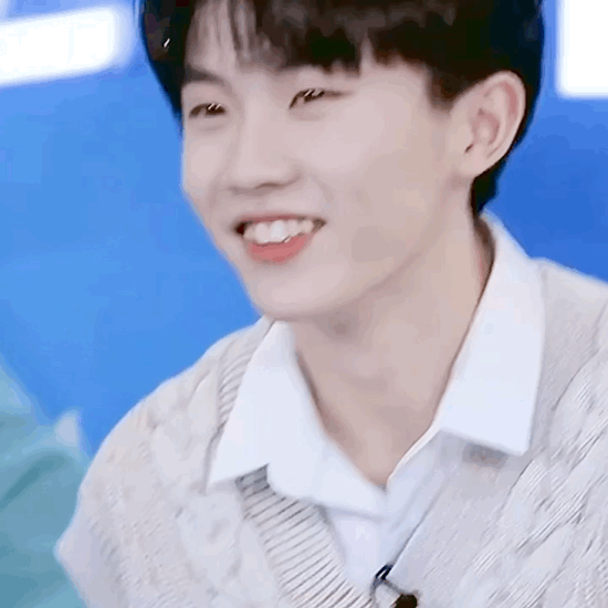 马嘉祺兔牙好可爱