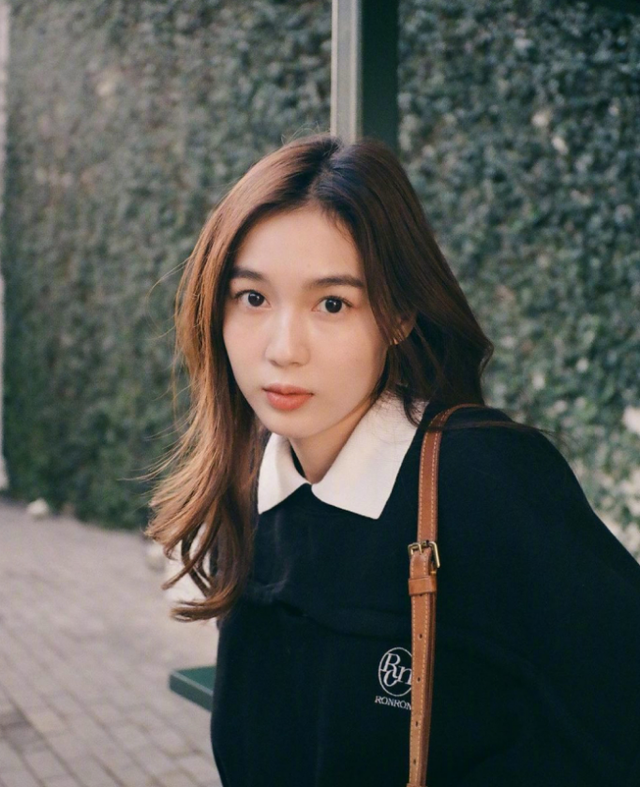 泰兰德甜妹loverrukk的可爱日常穿搭简单随意但是又好看