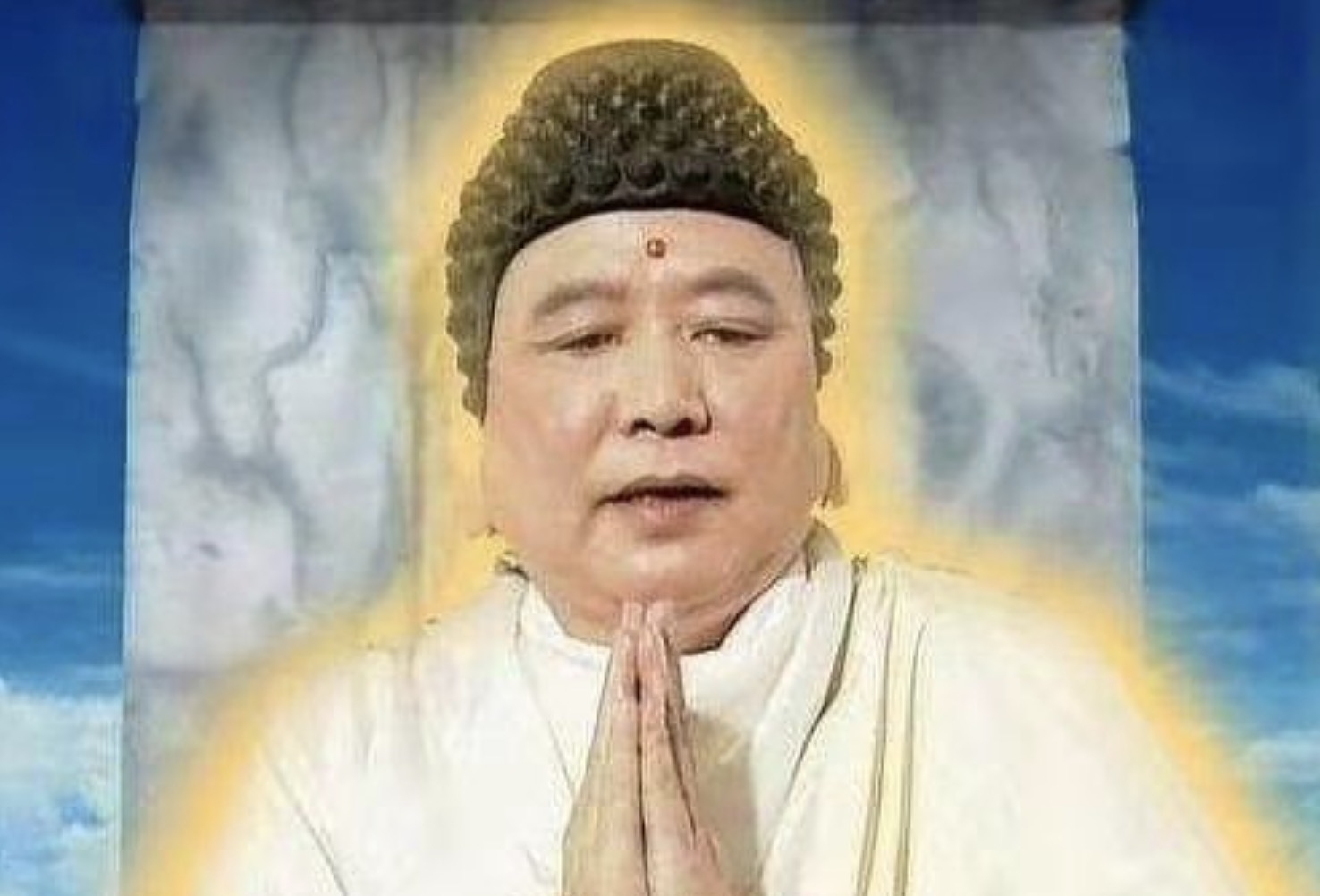 楚原原名叫张宝坚,父亲是粤语片演员张活游,妻子是粤剧花旦南红.