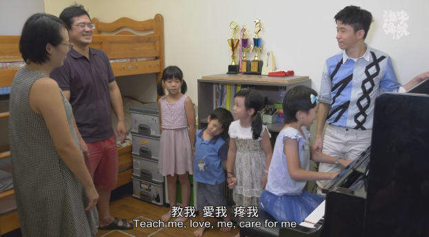 10年生了6个娃，为省钱厕所产子，不请保姆甘愿做家庭主妇，这个80后姑娘却不后悔：孩子治愈了我的童年休闲区蓝鸢梦想 - Www.slyday.coM