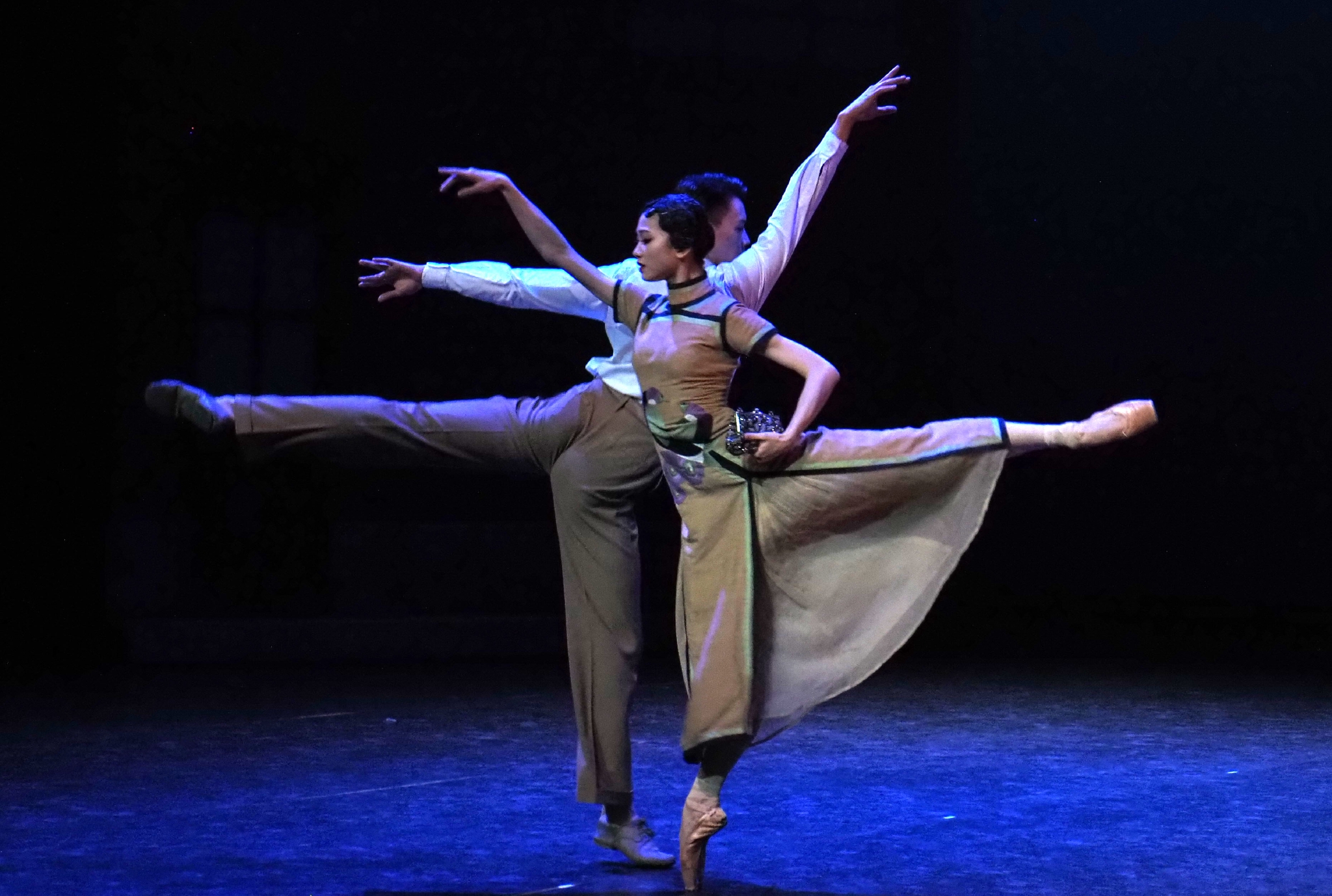 2月22日,上海芭蕾舞团演员在演出季发布会现场(上海国际舞蹈中心实验