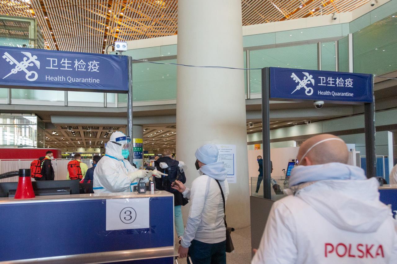 首都机场海关迎来冬奥航班出境高峰