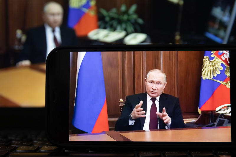 视频｜俄承认两个"共和国"  乌东局势正滑向全面战争?