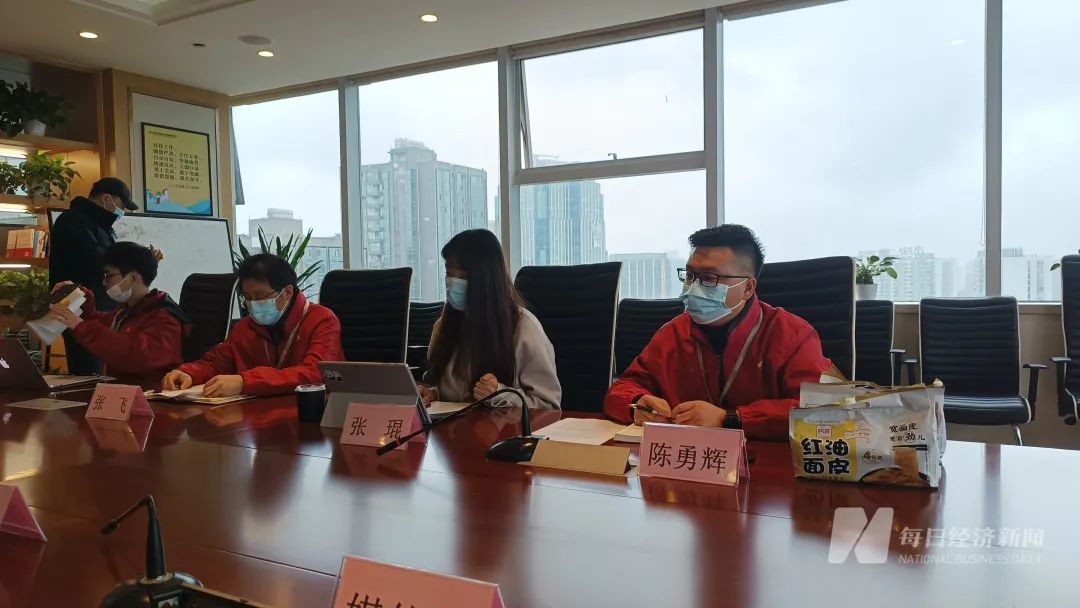 调查结果来了！阿宽面皮：黑色部分并非老鼠，是面皮受潮发霉所致休闲区蓝鸢梦想 - Www.slyday.coM